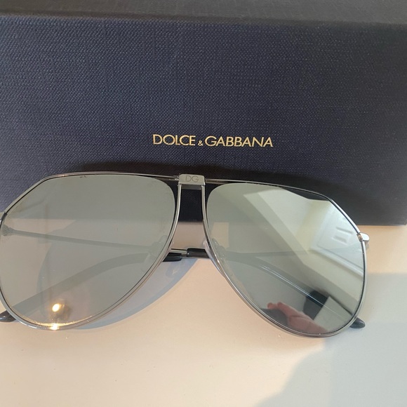 Pre- loved Dolce and Gabbana gunmetal pilot frame sunglasses 62mm - Picture 6 of 8